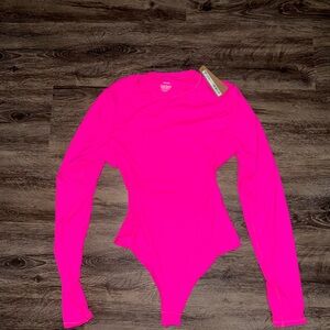 NWT SKIMS Fits Everybody Long Sleeve Crew Neck Bodysuit bright, neon hot pink.